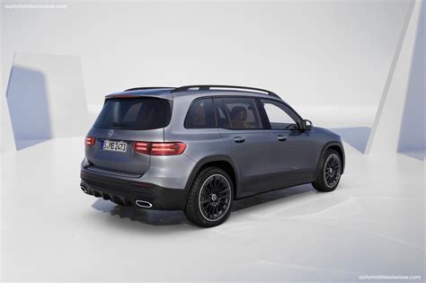 Mercedes-Benz GLB (2024) - pictures & information