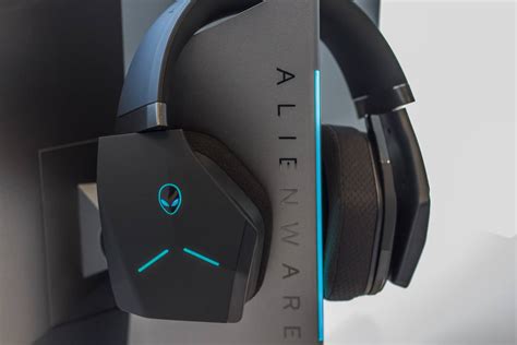 Alienware Wireless Gaming Headset Review: Powerful Audio, Comfortable