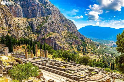 Apollo Temple in Delphi, Greece | Greeka