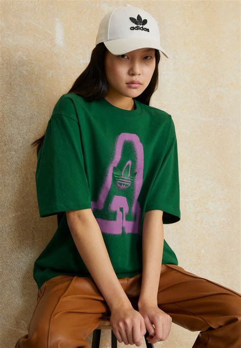 adidas Originals LOGO - T-shirt print - dark green/groen - Zalando.nl