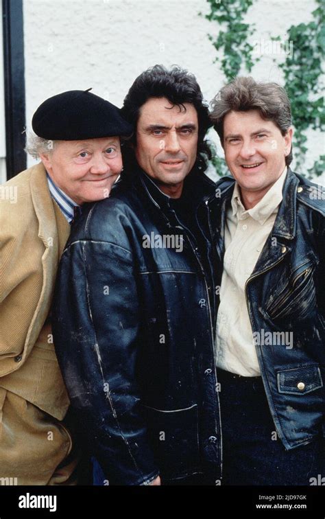 Dudley sutton lovejoy hi-res stock photography and images - Alamy