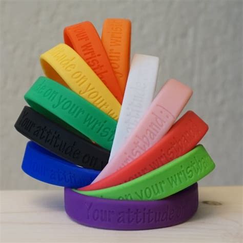 30 Custom silicone wristband with your message Personalized