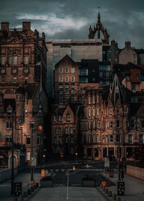 Edinburgh Old Town : r/pics