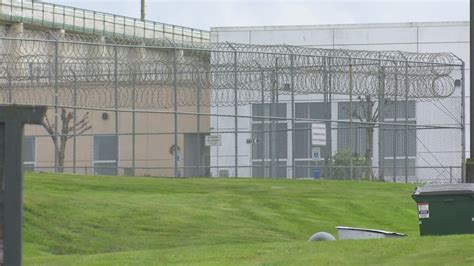 'Feeling helpless:' Families of Washington state inmates fearful as ...