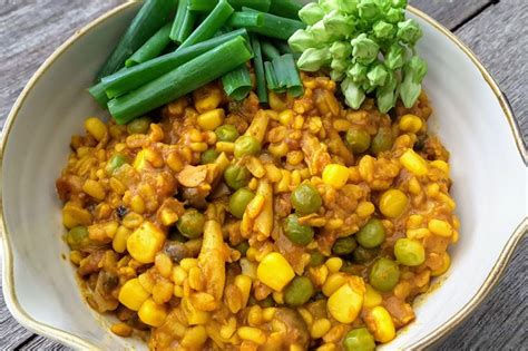 Vegan Tomato & Split Mung Bean Daal [Recipe] | VegeFuture