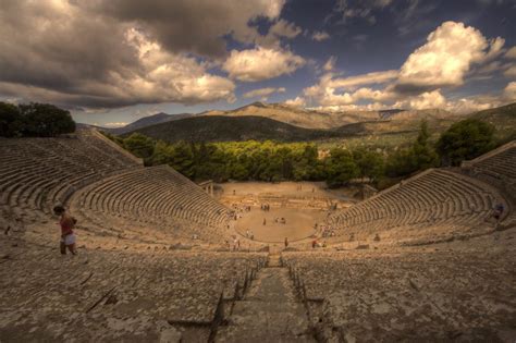 Visit the Ancient Theatre of Epidaurus - J&G, ξενοδοχείο τολό