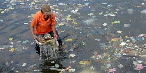 World's Oceans Clogged By Millions Of Tons Of Plastic Trash | HuffPost