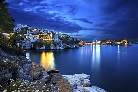 Nightlife in Greece - Greece travel guide - Go Guides