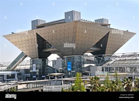 Tokyo Big Sight conference and exhibition centre in Odaiba, Tokyo, Japan Stock Photo - Alamy