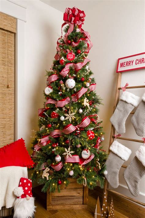 How to Decorate a Christmas Tree with Ribbon - Kippi at Home | Ribbon ...