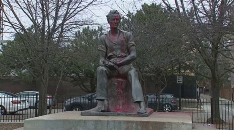 Abraham Lincoln statue vandalized in Chicago | Fox News