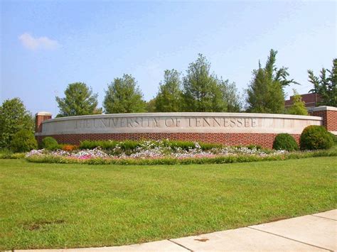 Knoxville, TN : The University of Tennessee, August 15, 2005 - Neyland Drive photo, picture ...