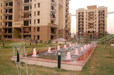 3 BHK Flats & Apartments for Sale in Sector 93a, Noida