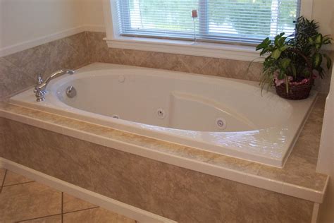 20 Beautiful and Relaxing whirlpool tub designs