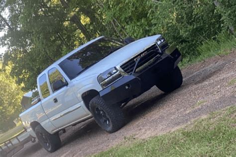 GMC Sierra 1500 Front Bumpers | BumperOnly.com