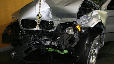 BMW Crash-Severity Algorithm Tells Emergency Room Where it Hurts | Extremetech