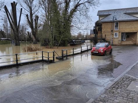 VIDEO: St Neots and much of Huntingdonshire on flood alert - CambsNews ...