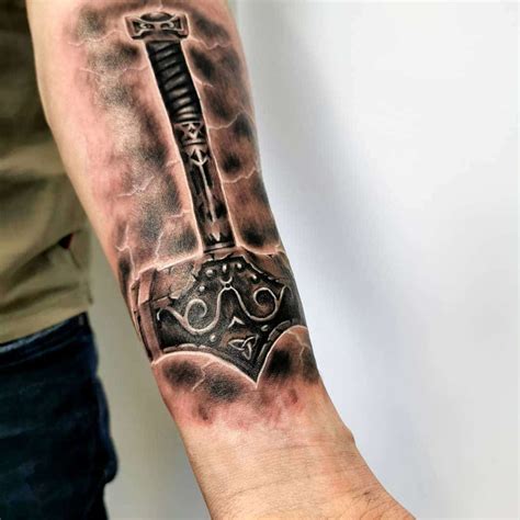 101 Amazing Mjolnir Tattoo Designs You Need To See! | Tatuagem vikings ...