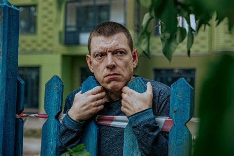 Рецензия на сериал «Против всех» — социальную комедию о противостоянии ...