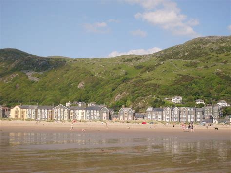 Barmouth Beach photos | UK Beach Guide