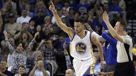 Stephen Curry is 1st unanimous NBA MVP, takes honor again - ABC7 Los ...