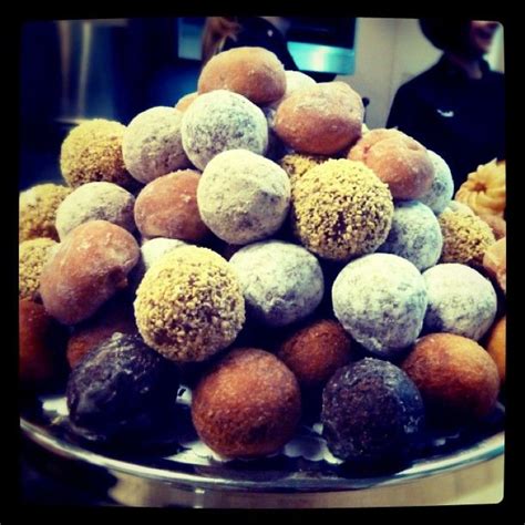 Munchkins donut hole treats from Dunkin'. Perfect snack sized donut ...