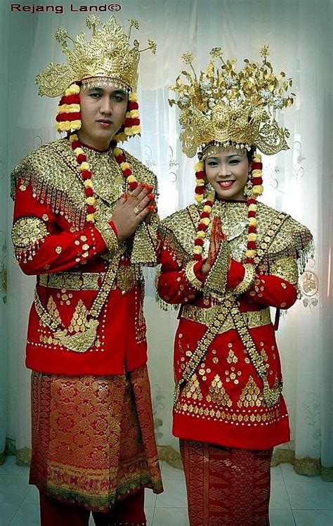 Pakaian Adat Tradisional Bengkulu | Wonderful Indonesia