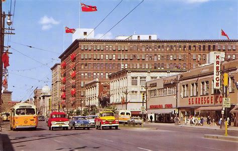 Old Postcard - Portage Avenue, Winnipeg - 1950's | Old postcards ...