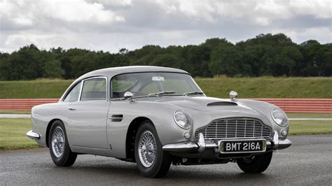 Aston Martin starts delivery of “Goldfinger” DB5 continuation cars