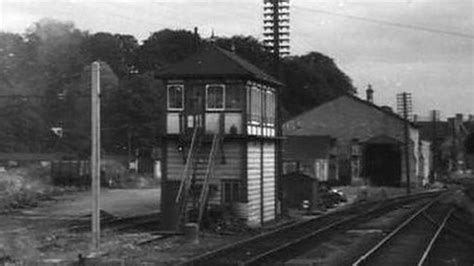 Stonehouse railway station reopening backed by council - BBC News