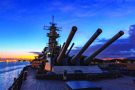 Explore the decks of the legendary USS Missouri at Pearl Harbor ...