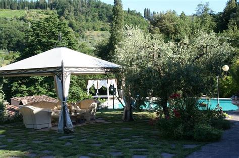 Luxury outdoor living- beautiful holiday villa near Florence in Tuscany