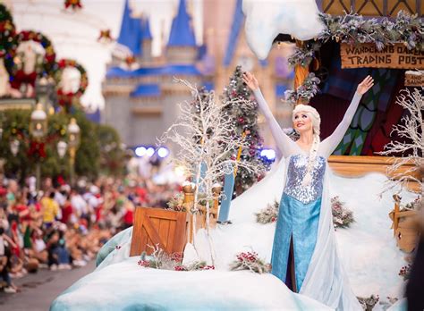 What It's Like to Watch ABC's Christmas Day Parade at Disney World ...