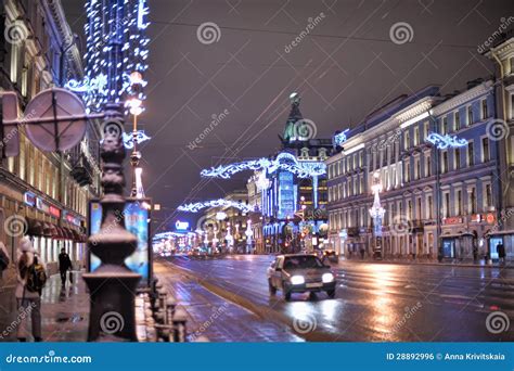 Nevsky Prospekt night editorial photo. Image of night - 28892996