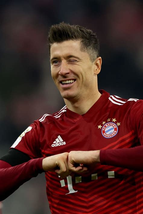 Transfer Rumour: Robert Lewandowski agrees terms with Barcelona | Flipboard