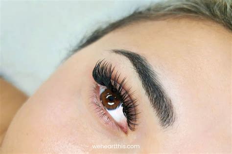 Cluster Lashes: Why You Should Avoid It + Lash Alternatives