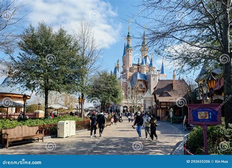 Road Leads To Disneyland Castle, Shanghai Editorial Photo - Image of ...