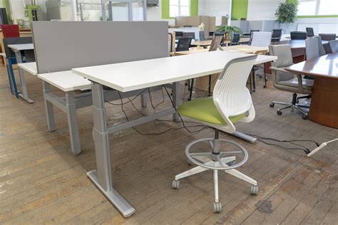 Steelcase Series 5 Height Adjustable Sit-to-Stand Desk • Peartree ...