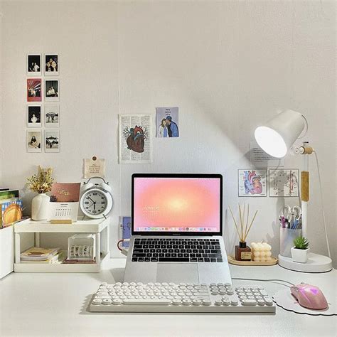 20+ Desk Decor Ideas That'll Help You Create the Best Work Space – May the Ray | Office room ...