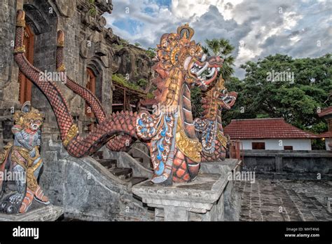 Dragon snake Bali Indonesia temple entrance door close up detail Stock ...