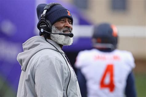 Illinois coach Lovie Smith’s beard steals show at Big Ten media days, but he talks progress ...