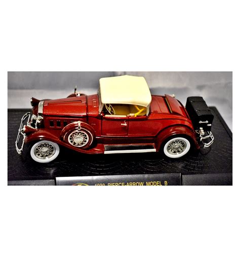 Signature Models - 1930 Pierce-Arrow Model B - Global Diecast Direct