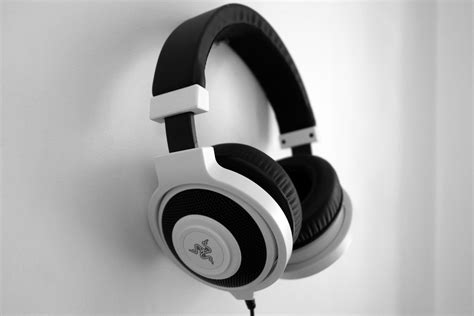 Free Images : music, black and white, technology, headphone, gadget, ear, product, headphones ...