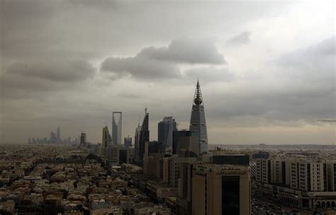 Clouds move over the Riyadh skyline | Inquirer Business