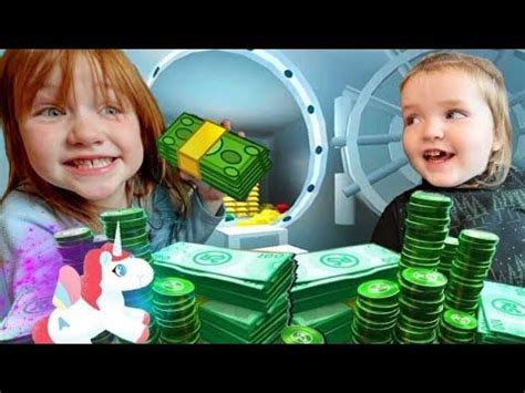 COPS vs ROBBERS - ESCAPE THE BANK!! Adley & Niko play a new Roblox game ...