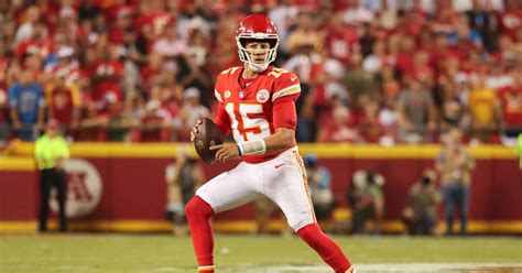 Patrick Mahomes Signs Record-Breaking $210.6 Million Contract with the ...