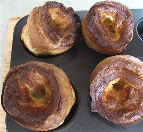 Kitchen Delights: YORKSHIRE PUDDING