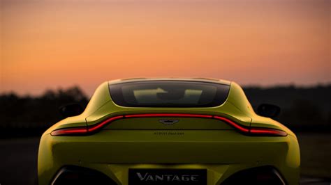 Desktop Wallpaper Aston Martin V8 Vantage, Rear, 2018 Car, 4k, Hd Image ...