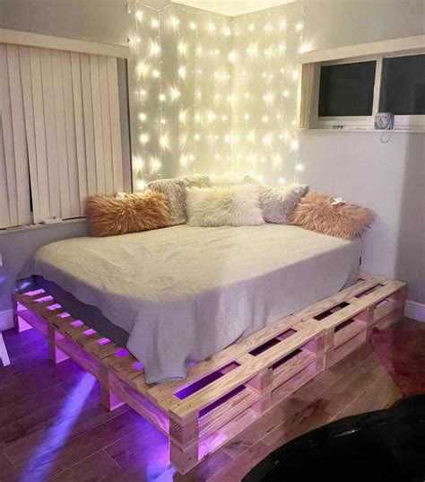 11 DIY Pallet Bed Ideas You Can Make Yourself | Apartment Therapy