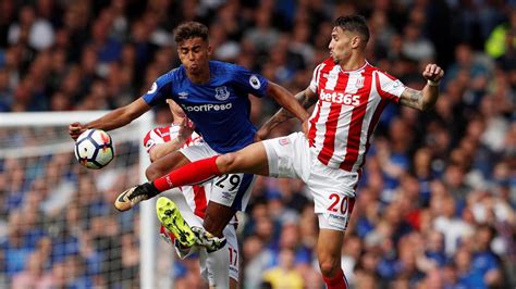 Dominic Calvert-Lewin Profile, News & Stats | Premier League